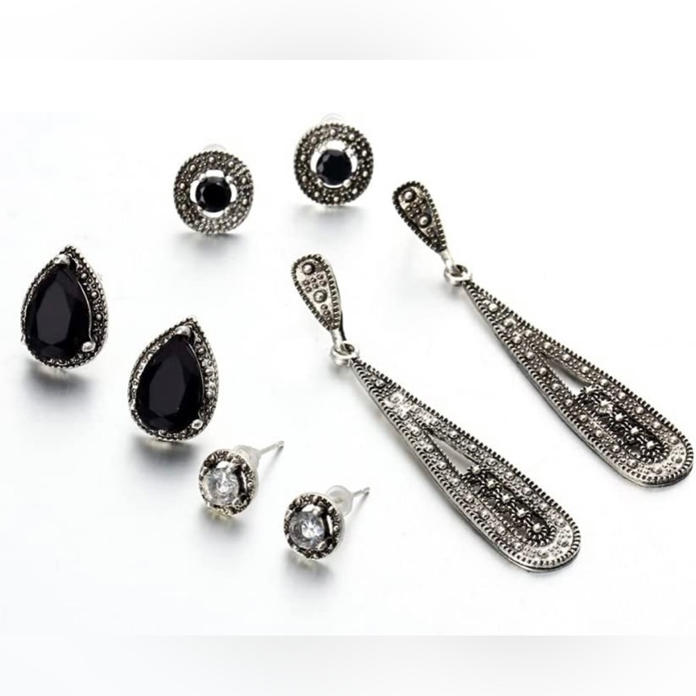Simplybeautyful 4pc Earring Set….New in Packaging